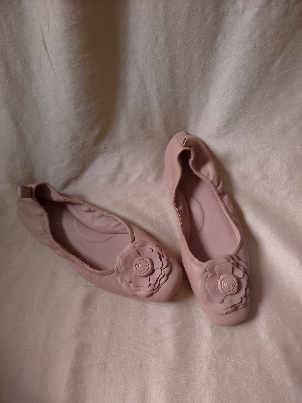Taryn Rose Dusty Pink Floral Ballet Flats